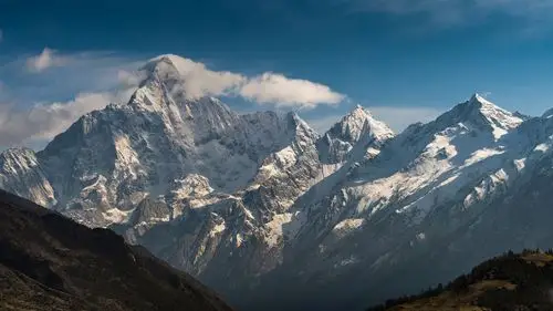 绝美雪顶山峰高清桌面壁纸
