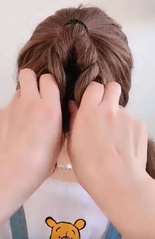 时尚女生高马尾编发教程 漂亮又有活力(4)教你扎头发编发马尾辫的各种