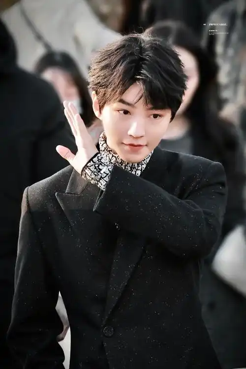 #王俊凯巴黎时装周预告##王俊凯 巴黎时装周#