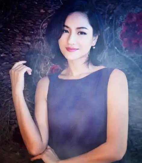 回顾瞿颖被张亚东消耗11年青春50岁未婚背后的苦与泪