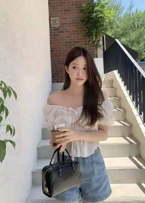 50套韩国女生气质穿搭,太美太撩了!