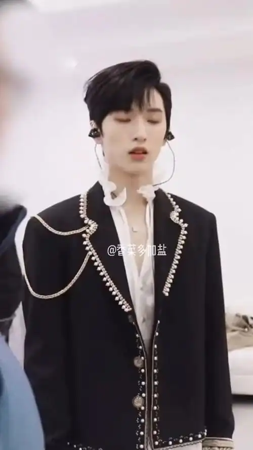 严浩翔你严王《飘向北方》清唱cut