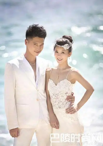 王雷晒妻子大肚照 宣布李小萌怀孕喜讯 / 比乐族