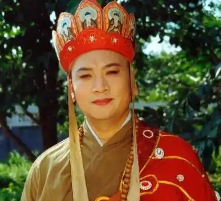 70岁"唐僧"迟重瑞近照曝光,身材壮硕没皱纹,年轻感超60岁继子|陈丽华