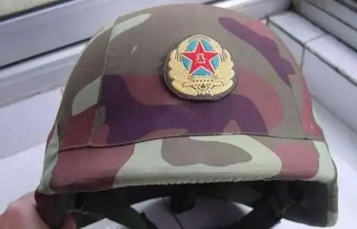 解放军新式头盔装配部队新增众多特战功能更加适合夜间实战