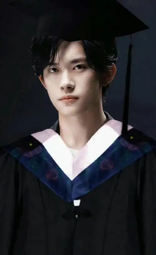 易烊千玺,李兰迪中戏实践照曝光,打扮超朴素,均已通过论文答辩-舞儿网