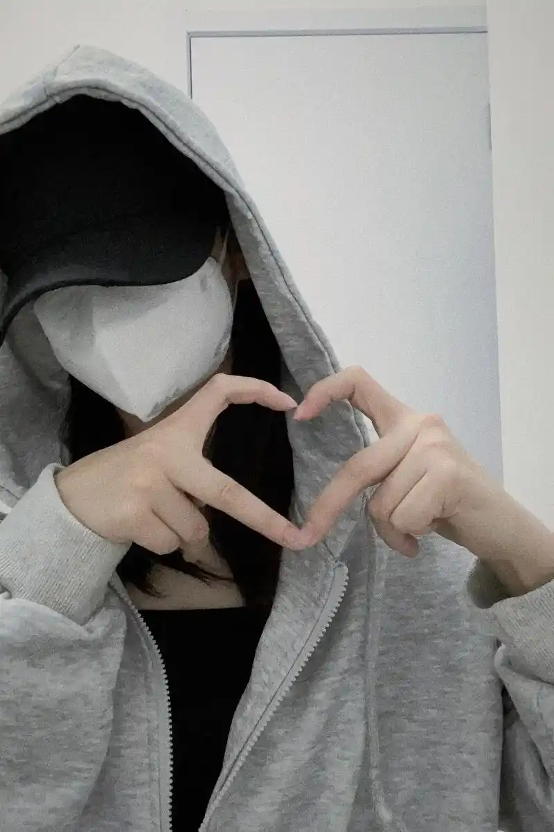 女朋友锁屏壁纸 #收好老子的爱 #假装自己很酷 - 抖音