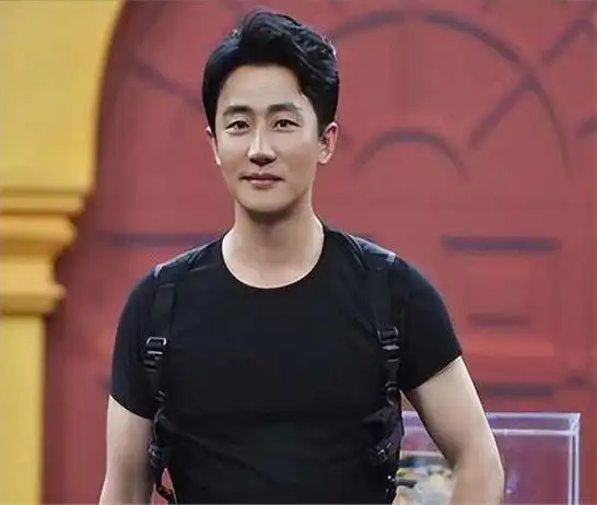 演员黄轩的逆袭史,从无人问津到名导宠儿,几段"情史"太精彩