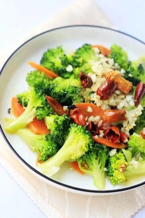 炝拌西兰花,炝拌西兰花的家常做法 - 美食杰炝拌西兰花做法大全