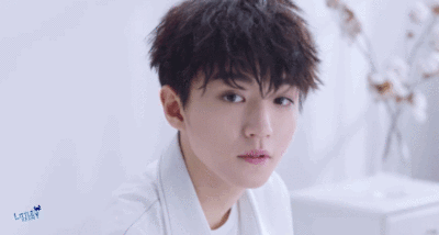 littlekarry_王俊凯动图库