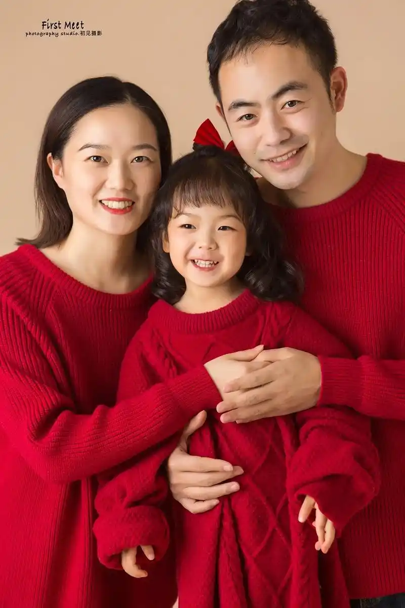 过年当然要拍一组全家福啦潍坊儿童摄影