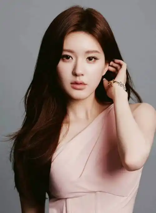 李兰迪劈腿陈星旭?王凯偷税漏税后续?胡连馨被封杀?黄景瑜舔饼失败?