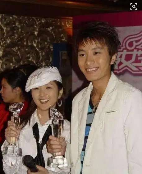 与何洁分开的2007年,电视剧《生死桥》开拍,贾乃亮的第三任女友:王子