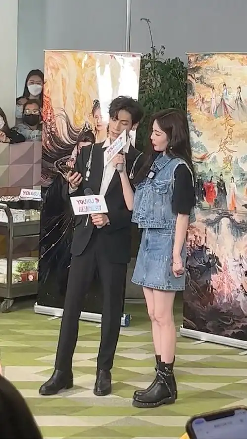 白鹿,罗云熙互动好甜,两个人二搭cp感满满