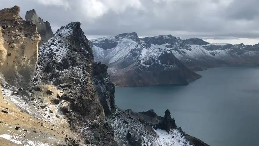 长白山北坡天池.