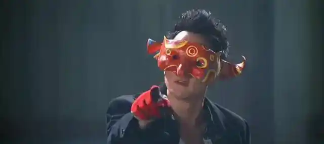 阿祖,一个帅气,聪明的富二代,却因为父亲虐待,报