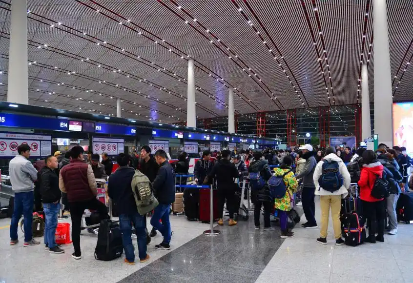 北京首都机场年旅客吞吐量突破1亿人次成全球第二个过亿人次机场