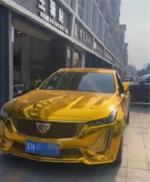 江苏网红车凯迪拉克ct5全车土豪金还配大理石风格方向盘