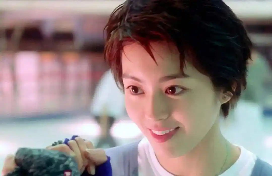 "短发玉女"梁咏琪,25年不留长发,原因其实很简单