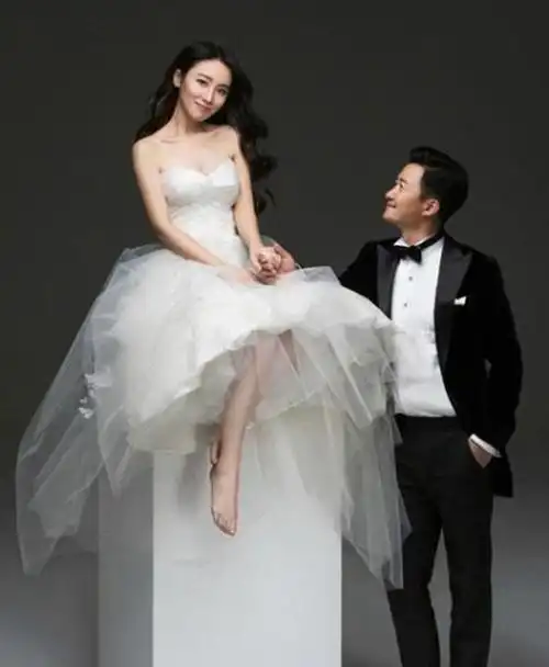 主持人谢楠:嫁给偶像吴京,4年生两子,风光背后有心酸