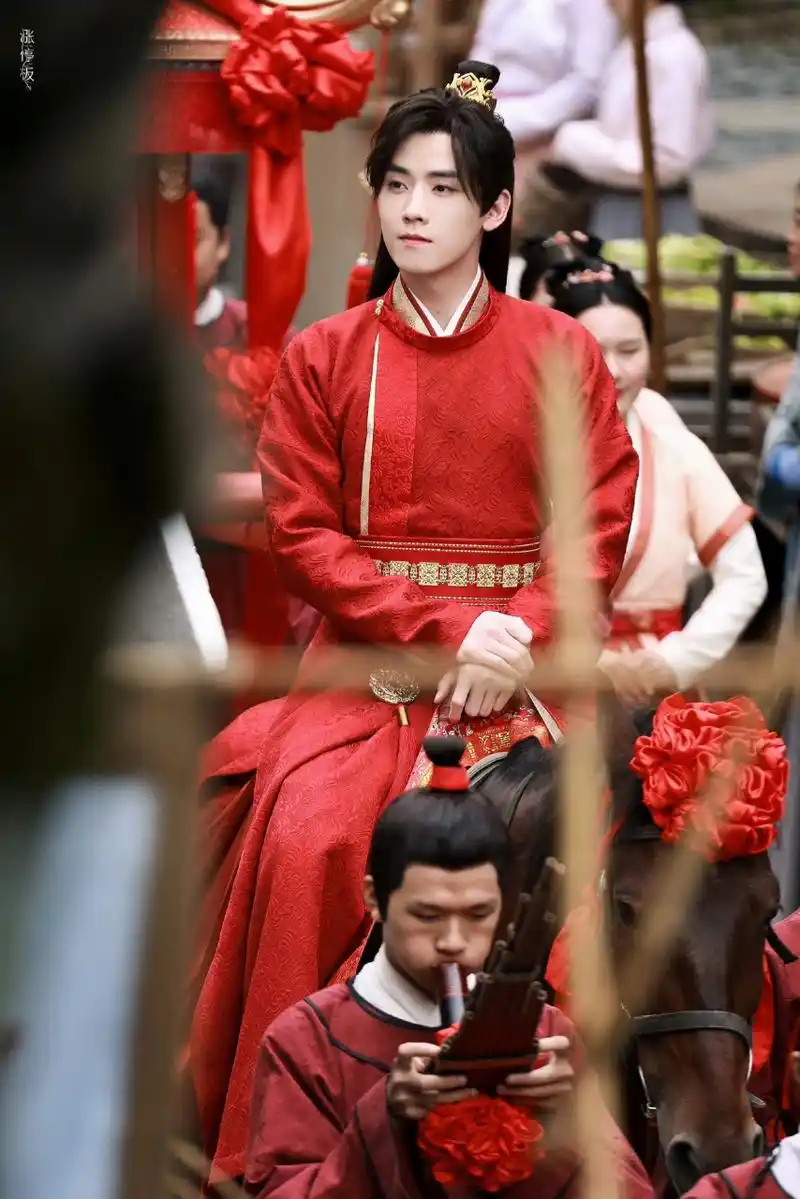 男明星古装红衣造型##影视剧中大婚造型# 盘点了一波男明星影视剧中