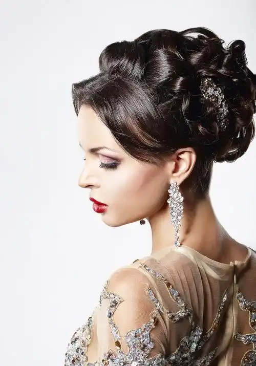 漂亮的欧美新娘发型别有一番风味