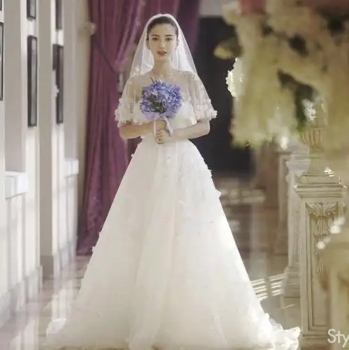 【杨颖婚纱照】女神杨颖婚纱照 单人婚纱照玩转清新典雅性感-中非知识