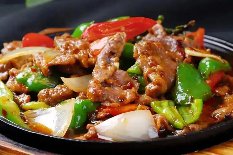 铁板牛肉,图片来源:摄图网桑拿又称"石烹".