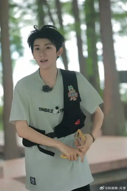 又在天明前开始想念陆地灯火——王源《18岁的一份答卷》    @tfboys