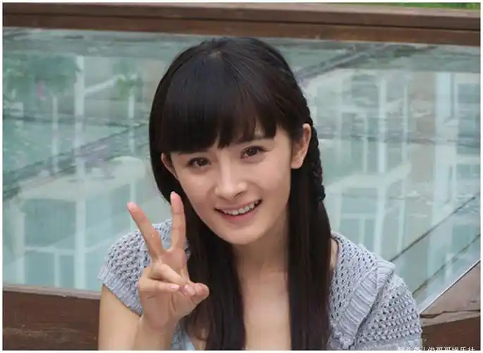 10年前杨幂演女魔头时,方脸照样惊艳观众