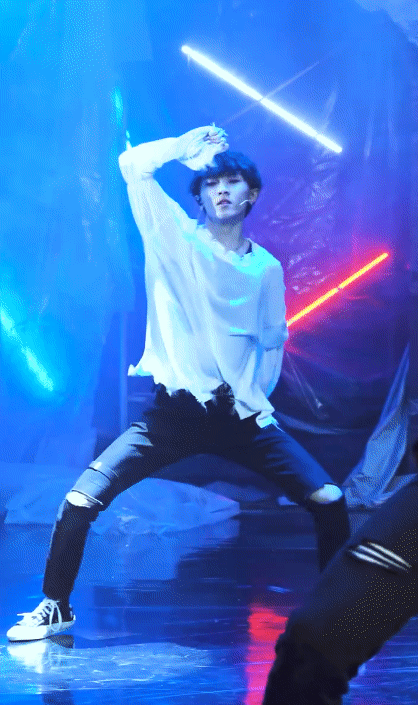 语言系统已经紊乱 脑海里回荡最.