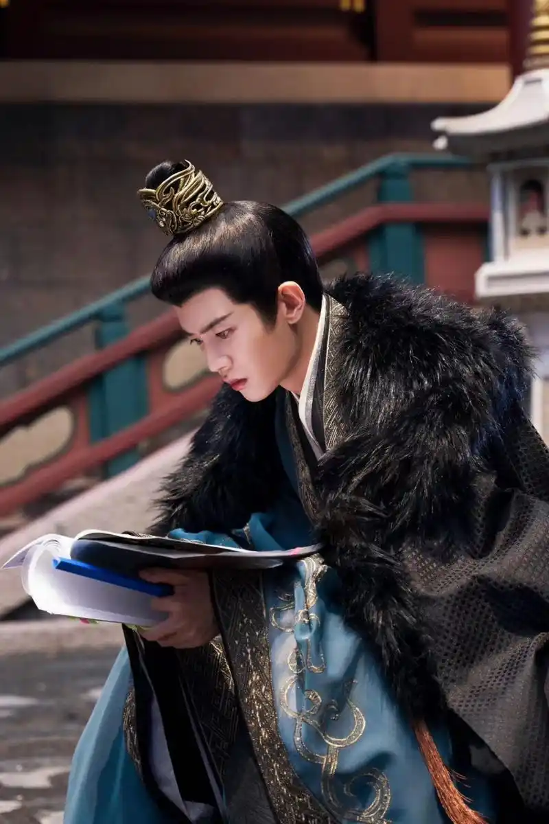 古装男神无疑了!#任嘉伦