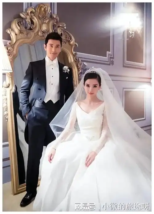 黄晓明一家三口现身迪士尼!杨颖穿小香风似少女!小海绵帅气十足