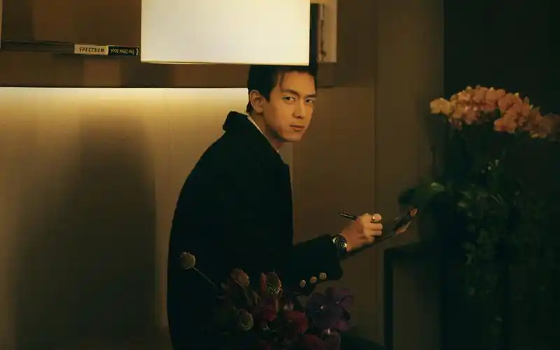 李现酷帅撩人写真桌面壁纸