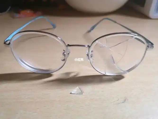 可以把眼镜镜片搞碎的那种