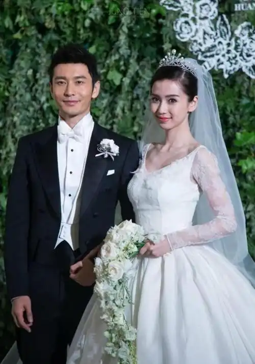 其实这也不是金星第一次炮轰杨颖了,早在杨颖和黄晓明结婚的时候,其他