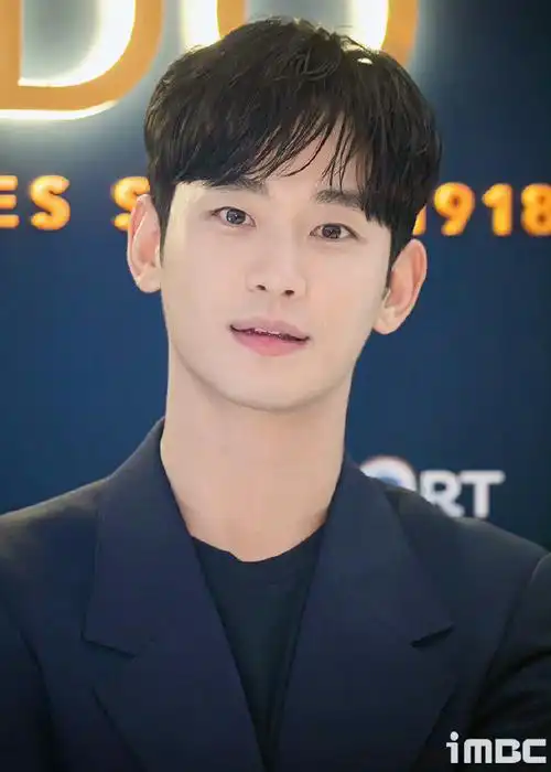 躲过空气酵母的金秀贤