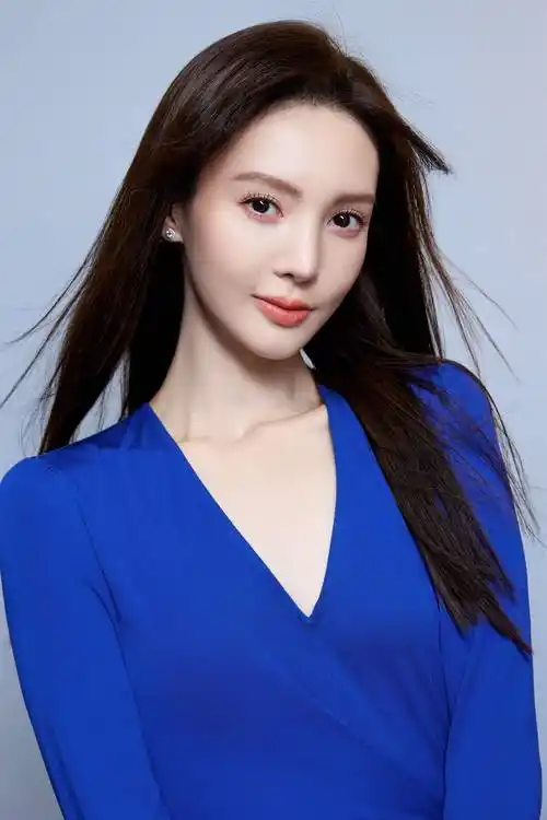 金晨蓝色v领连衣裙性感写真_造型_整体_高跟鞋