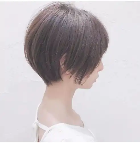 日系风露耳短发