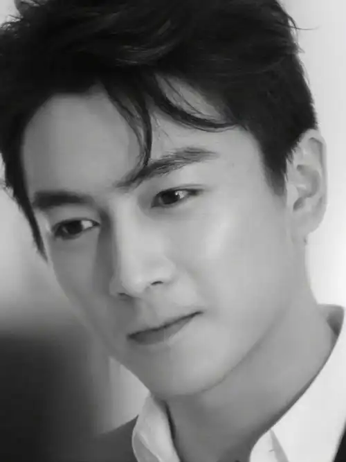 陈晓超话#陈晓#【图集】阳光帅气9699美人痣陈晓  生日倒计时ing