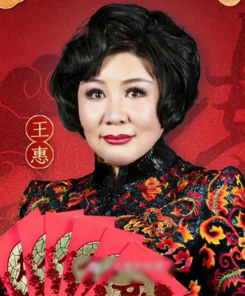 郭德纲老婆过生日,一家四口合影,郭麒麟最瘦.