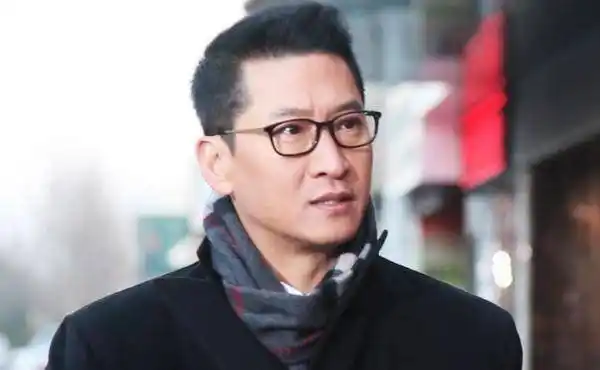 一件衣服穿八年,周杰的人生是你想不到的通透!_生活_经历_物质