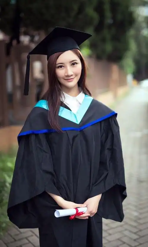 身穿制服学士服的校园美女好看的私拍照清新美丽优雅的气质