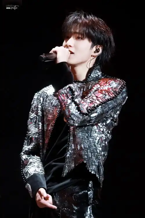 day-1-#刘耀文舞蹈solo#-#刘耀文 唱跳rap全能ace#feel me-刘耀文舞台