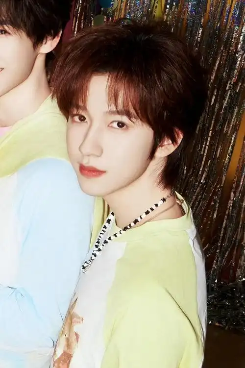 39383234 95出道五周年快乐92@时代少年团-贺峻霖