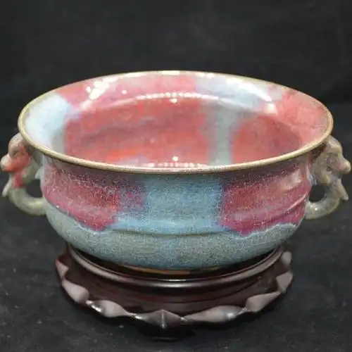 宋代 钧窑双兽耳炉