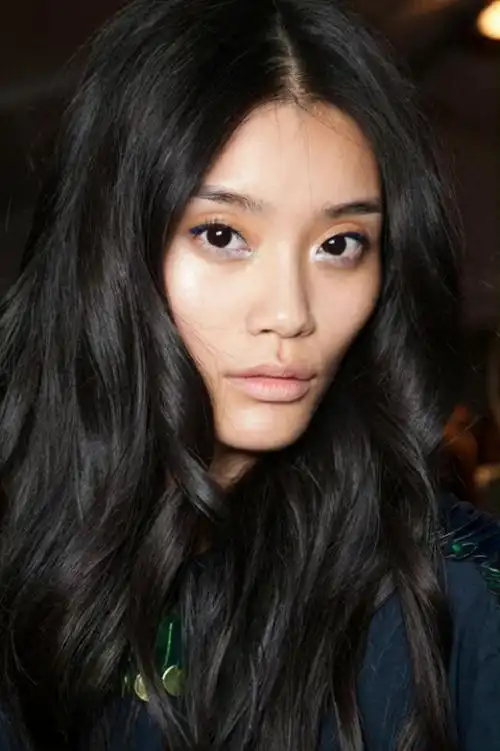 奚梦瑶个人资料:嫁豪门不是为了钱,奉子成婚三年抱俩,婆婆:明年生三胎