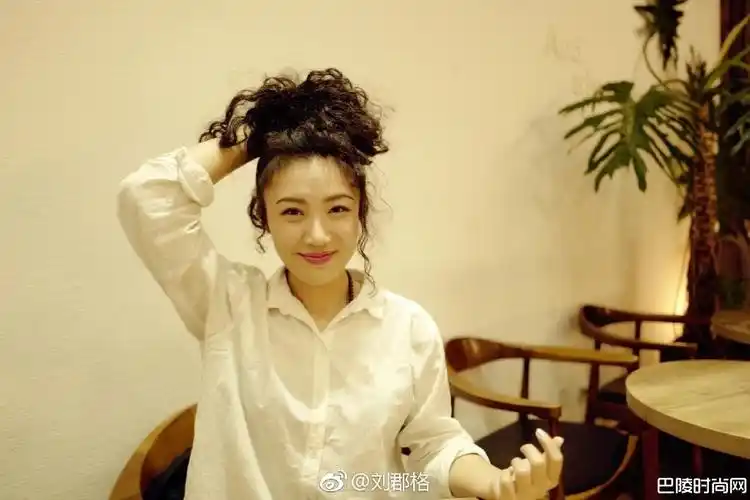 刘郡格是梁博的妻子吗?多位明星御用合音刘郡格背景资料简介