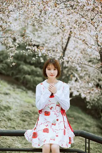 扯起飞扬的青春小清新女生图片