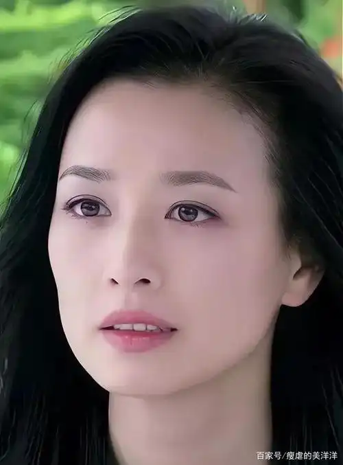 从18岁青涩到50岁知天命,为什么张庭的长相没变化?